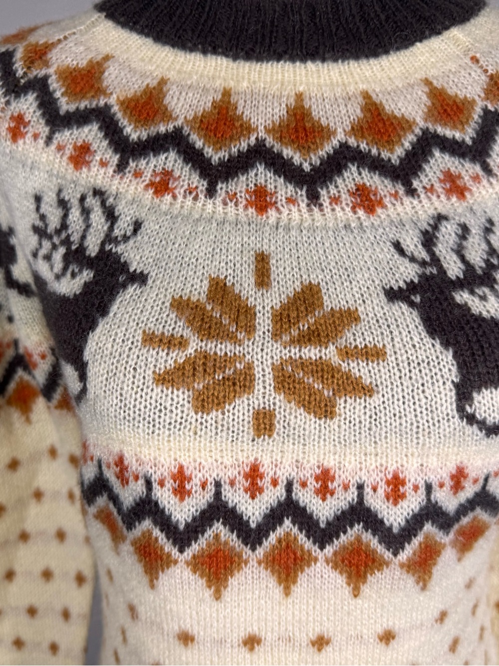 Kiel James Patrick Sz XS Fair Isle Christmas Cookie Reindeer Cozy Cabin Sweater - Picture 3 of 9